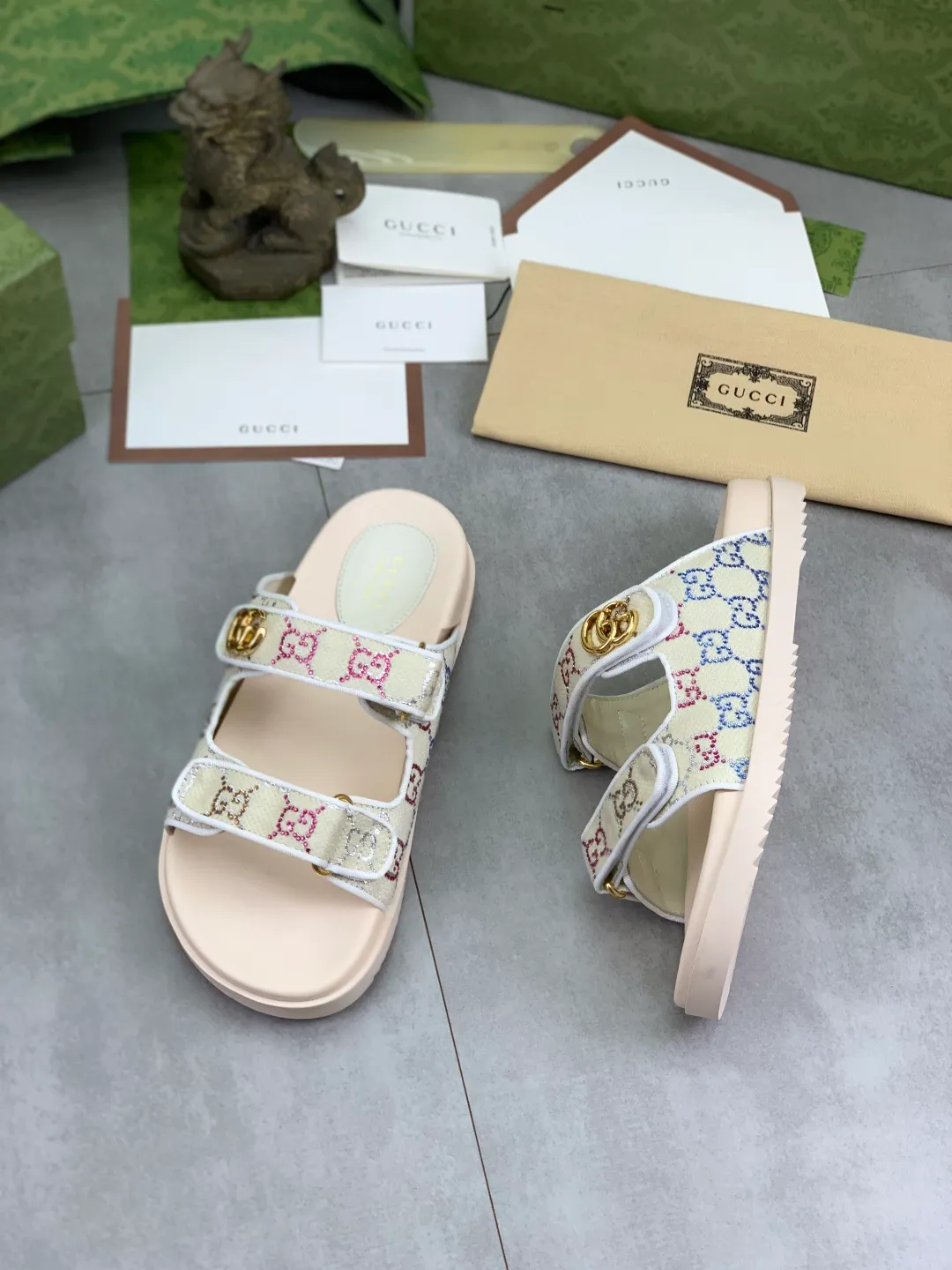Men's shoes 💰P480💰[New model] High version 🎁🎁🎁 GUCCI New casual hot diamond slippers for the Year of the Snake, original official website, perfect workmanship, transmitting a kind of noble luxury, sublimating its definition of luxury in Gucci's high-end extraordinary craftsmanship. Original Gucci double G combination outsole, code number: 35-45, complete package